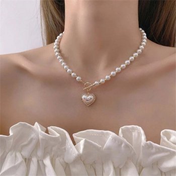 Elegant Heart-Shaped Pearl Pendant Necklace