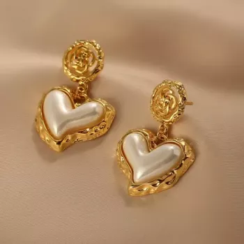 Vintage Heart-Shaped Metal Stud Elegant Earrings