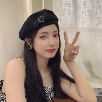 Elegant Black Beret with Metal Love Heart Buckle
