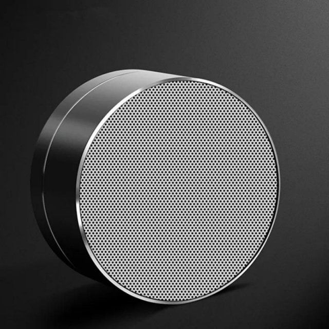 Compact Wireless Bass Speaker with Bluetooth, USB, and FM Radio Compatibility - Image 4