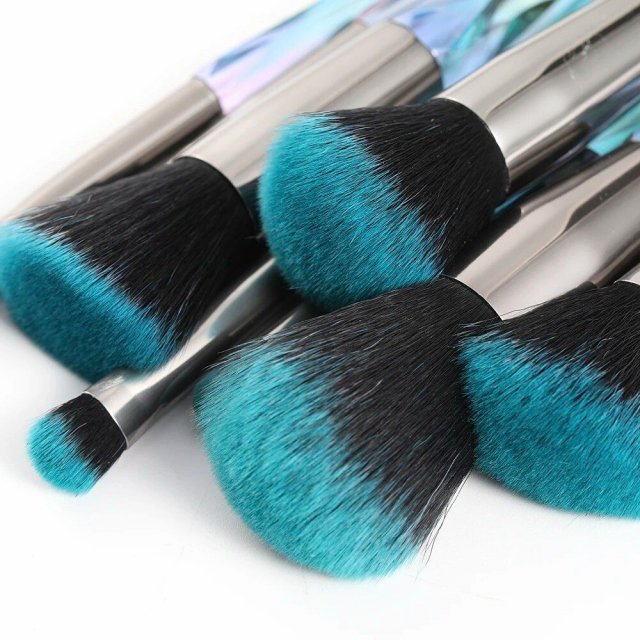 10-Piece Professional Makeup Brush Set - Image 4