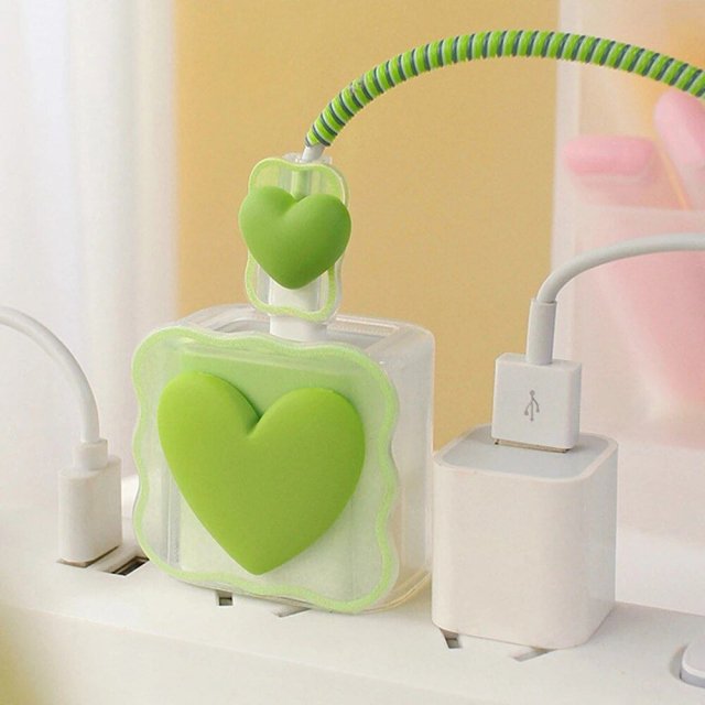 3D Love Heart Cable Protector & Organiser Kit for iPhone