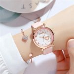 Luxury Diamond Love Design Women's Quartz Wristwatch - Image 4