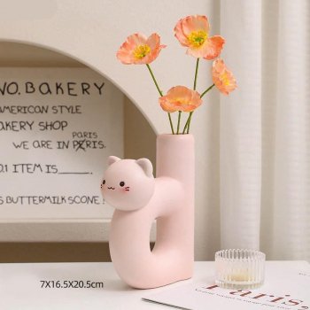 Alternative view of Charming Cat Letter D-Shaped Resin Vase