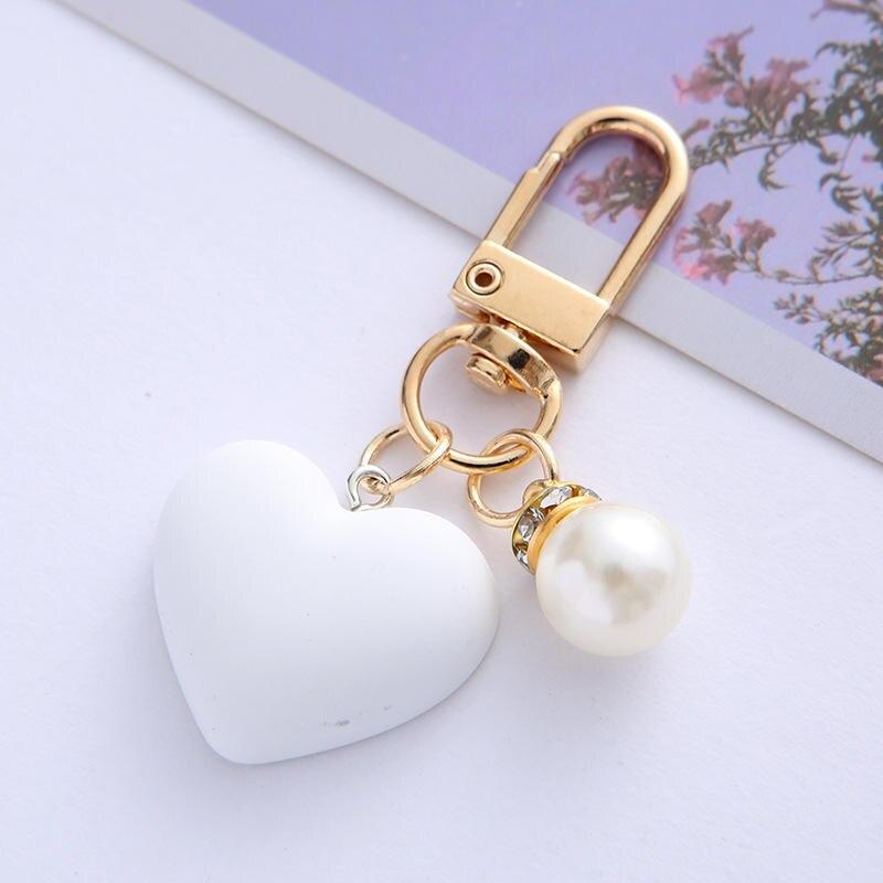 Black White Frosted Heart Keychain with Pearl Charms Trendy Headphone Case Bag Ornaments for Couples Friendship Gift Accessories