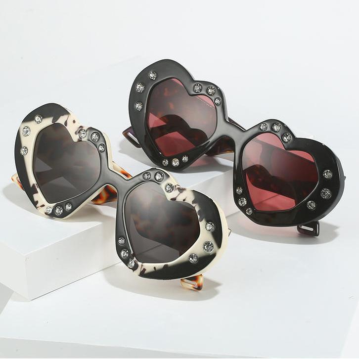 Heart-shaped Punk Sunglasses Women 2024 Luxury Brand Designer Love Sun Glasses For Ladies Street Style With Rhinestones Eyewear