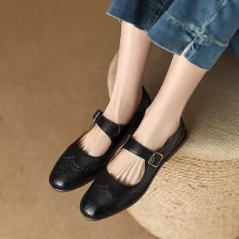 Elegant Leather Mary Janes: Women's Round Toe Chunky Heel Pumps