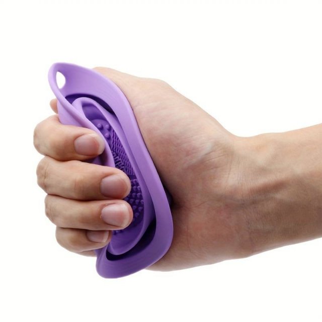 Silicone Makeup Brush Cleaner: Portable Folding Wash Bowl & Scrubber Mat - Image 4