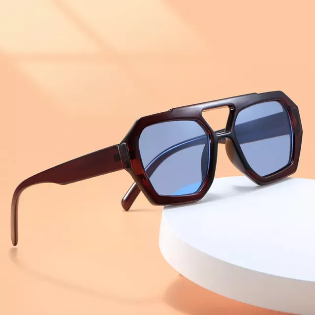 Yellow Lens Vintage Pilot Sunglasses for Women | Fashionable 70s Style Eyewear - Image 3