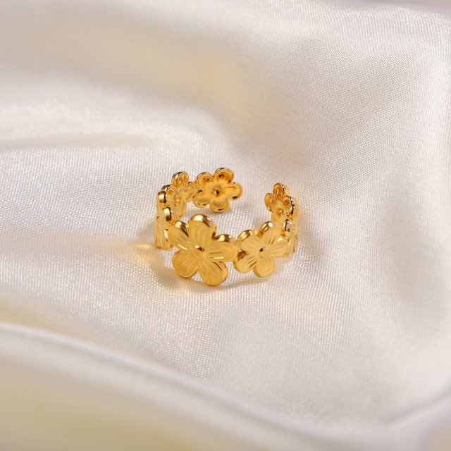 Chic 18K Gold-Plated Stainless Steel Adjustable Flower Ring - Image 6