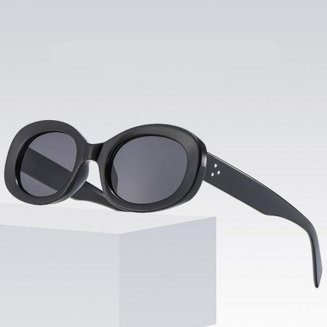 Chic Retro Oval Sunglasses for Women - Image 6