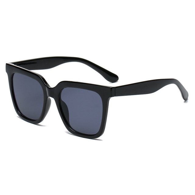 Trendy Retro Rectangle Sunglasses - Image 6