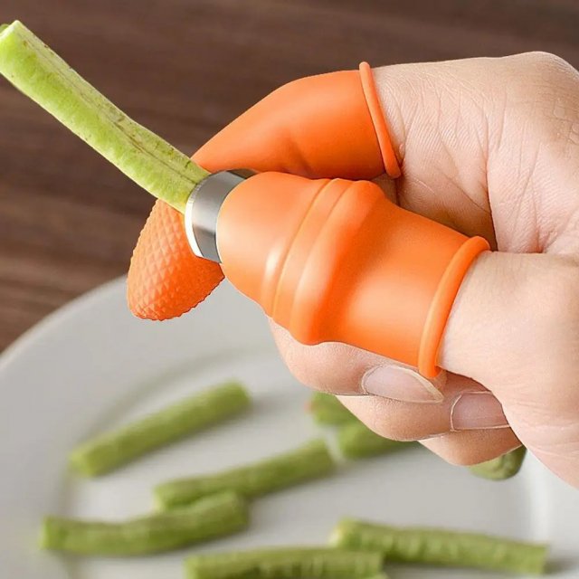Silicone Thumb Guard Harvesting Knife - Image 4