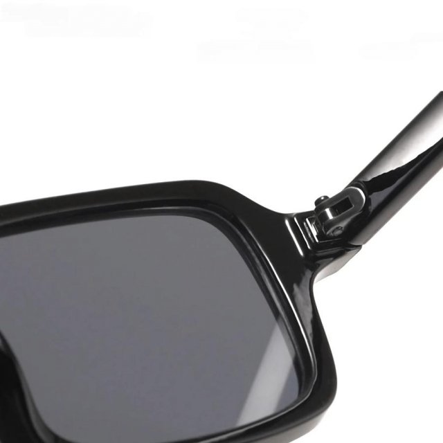 UV400 Square Gradient Sunglasses - Image 4