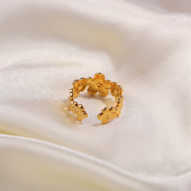 Chic 18K Gold-Plated Stainless Steel Adjustable Flower Ring - Image 5