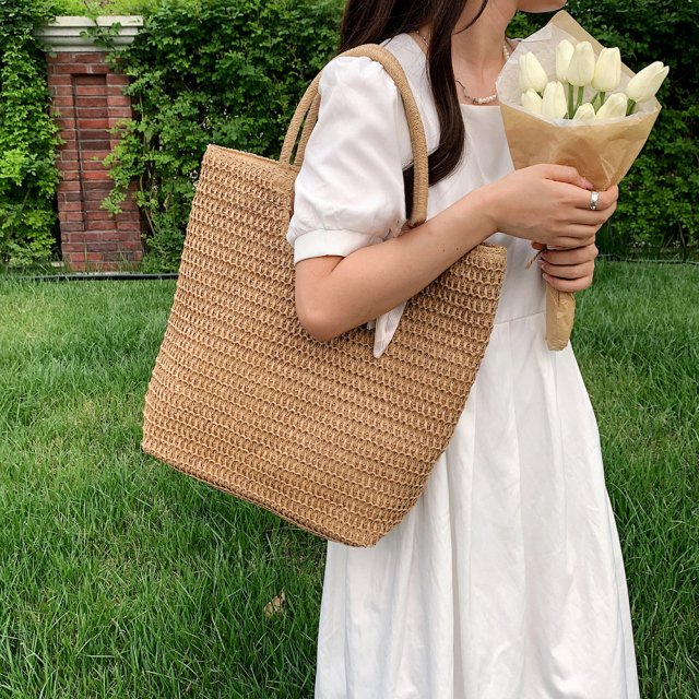 Handmade Straw Woven Shoulder Bag - Image 3