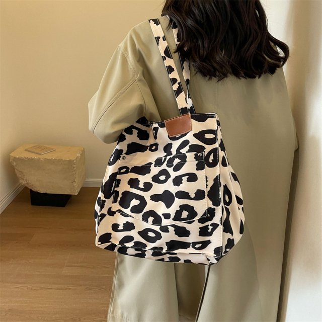 Canvas Shoulder Bag - Image 8