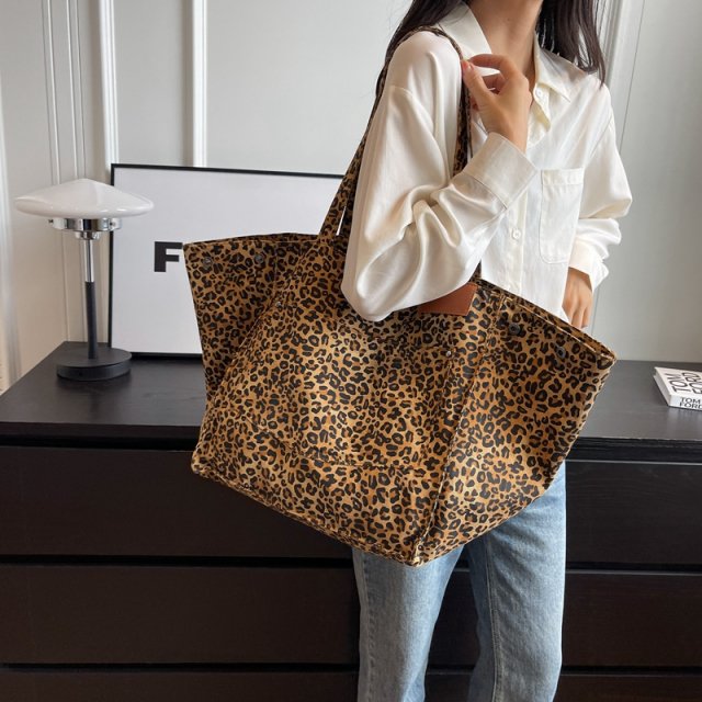 Canvas Shoulder Bag - Image 3
