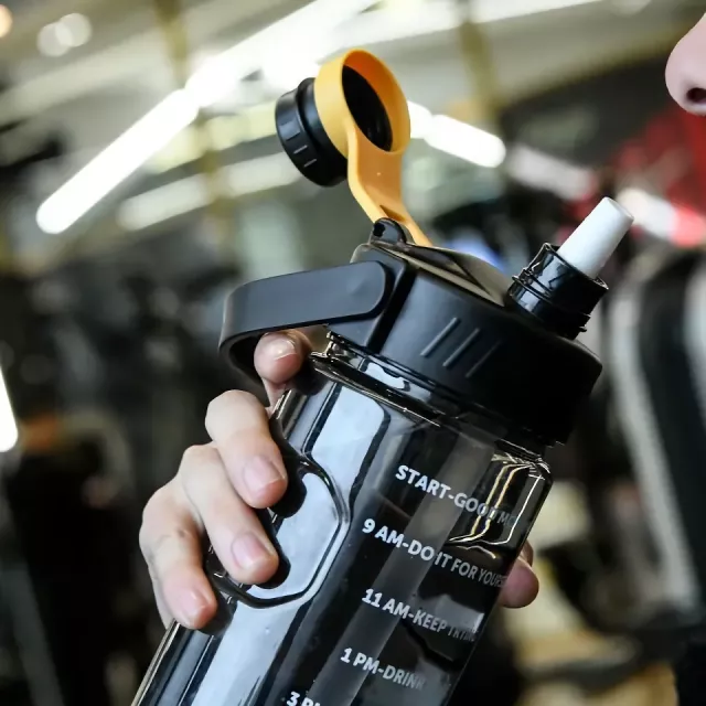 Large Capacity Sports Water Cup - Image 5