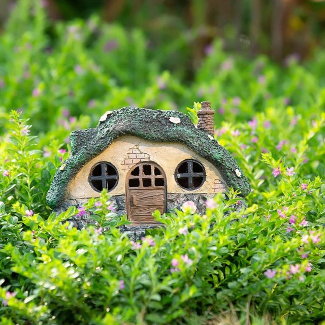 Solar Fairy Garden Shed Statue Light - Image 3