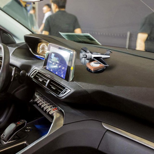 Solar Powered Aircraft Car Ornament with Aromatherapy Function - Image 4