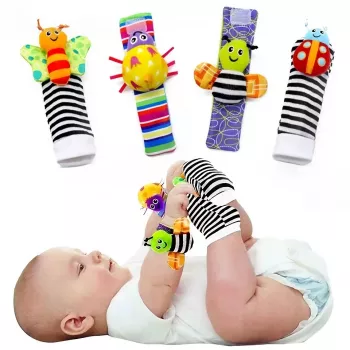 4pcs Set of Plush Rattle Socks Sensory Toys For Babies