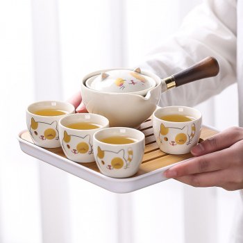 Lucky Cat Portable Porcelain Tea Set