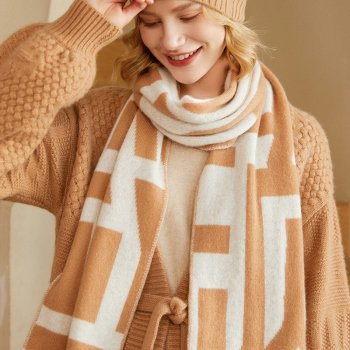 Luxurious Women's Goat Cashmere Scarf – Soft & Warm 180x25cm Shawl for Autumn Fashion