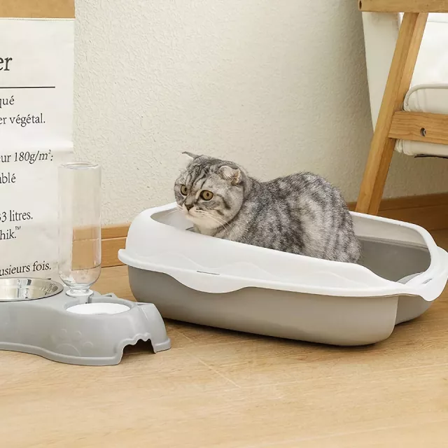 Semi-Closed Spatter-Proof Cat Litter Box with Large Space and Anti-Splash Pedal - Image 4