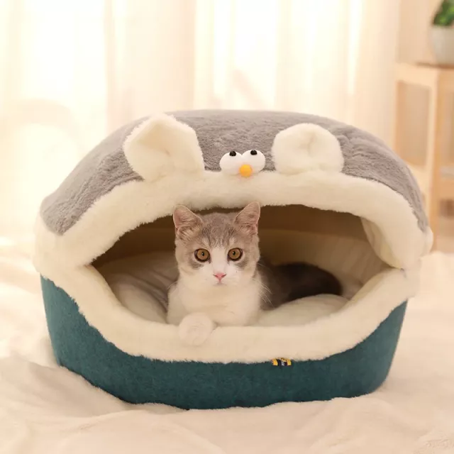 Cozy Winter Cat Bed