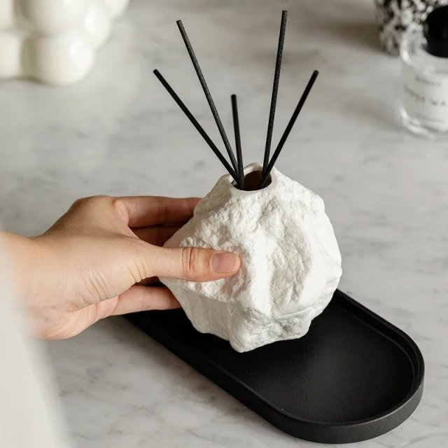Nordic Style Ceramic Aromatherapy Diffuser Bottle – Elegant Room Decoration - Image 5