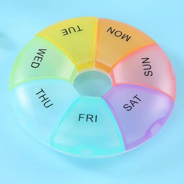 Portable 7-Day Round Pill Case – Compact Travel Organizer for Tablets - Image 5