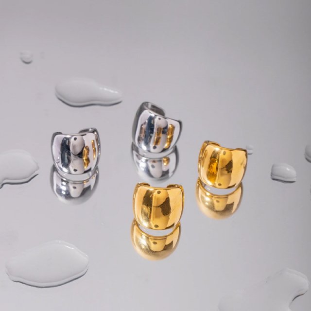 Minimalist Stainless Steel Ear Clips - Image 3
