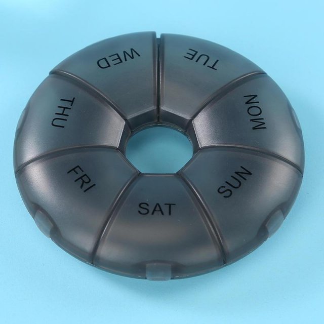 Portable 7-Day Round Pill Case – Compact Travel Organizer for Tablets - Image 4
