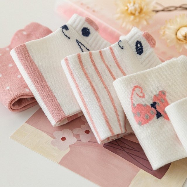 5 Pairs Cute Pink Cat Low Tube Socks - Trendy and Comfortable Boat Socks - Image 3