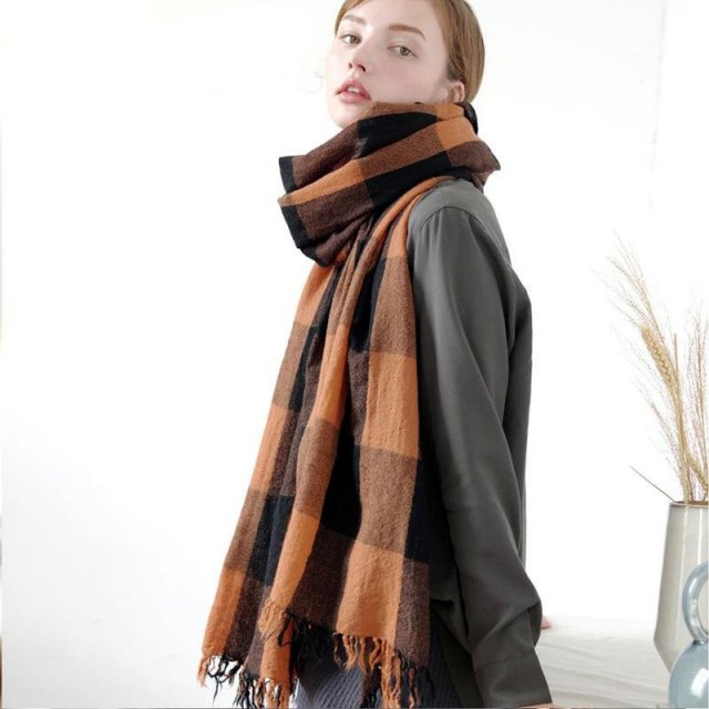 Women's Cashmere-Feel Plaid Shawl - Image 4