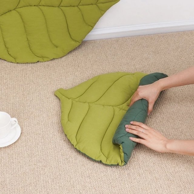 Leaf-Shaped Soft Cotton Cat Bed Mat - Image 5