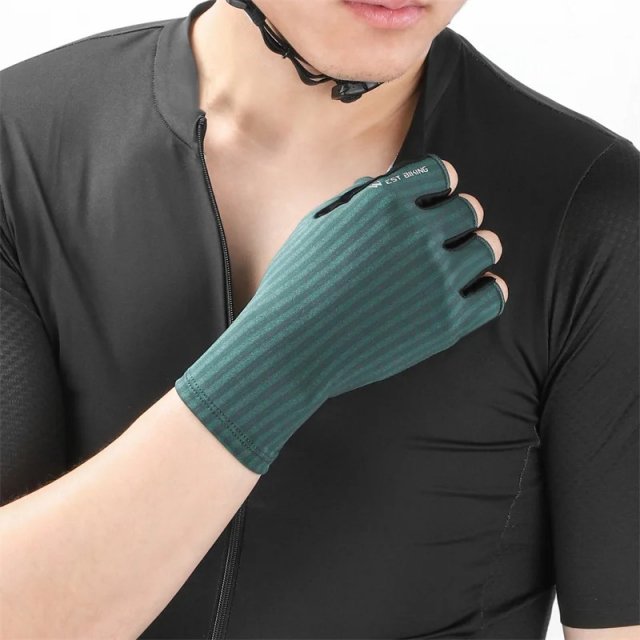 Breathable Half Finger Cycling Gloves - Image 6