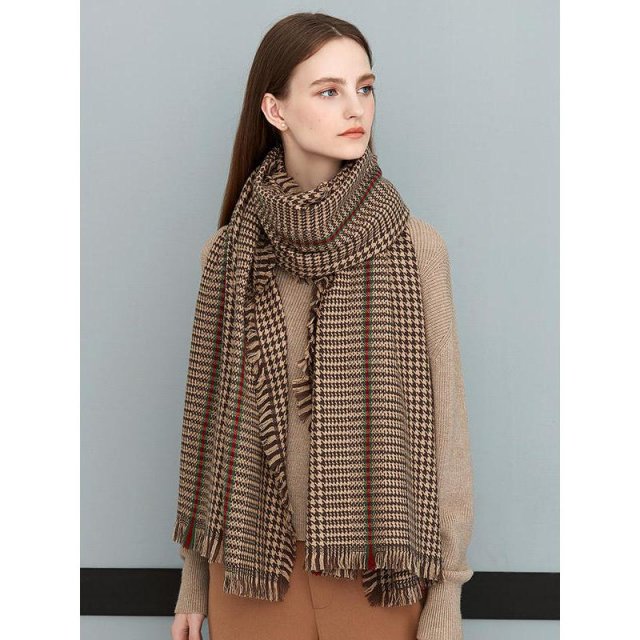 Luxury Wool Plaid Scarf for Women - Image 5