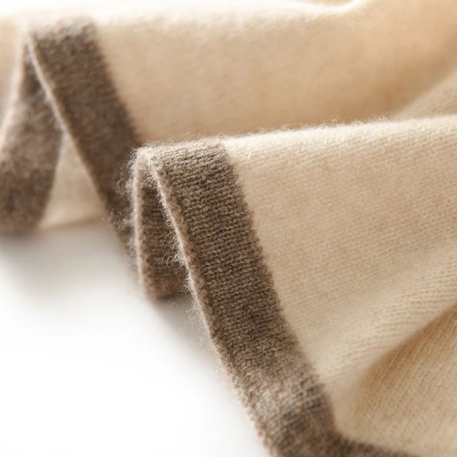 100% Cashmere Knitted Scarf - Image 3