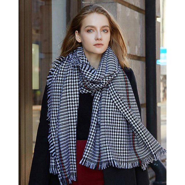 Luxury Wool Plaid Scarf for Women - Image 6