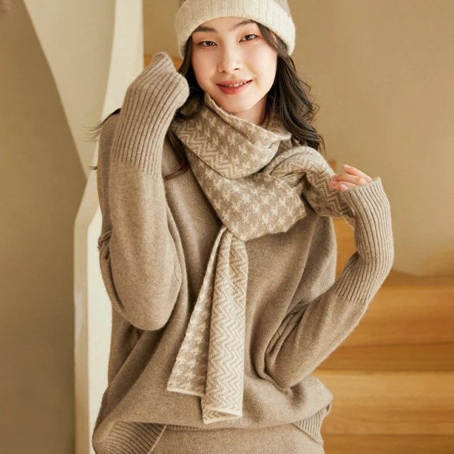 Luxurious 100% Cashmere Knit Winter Scarf - Image 3