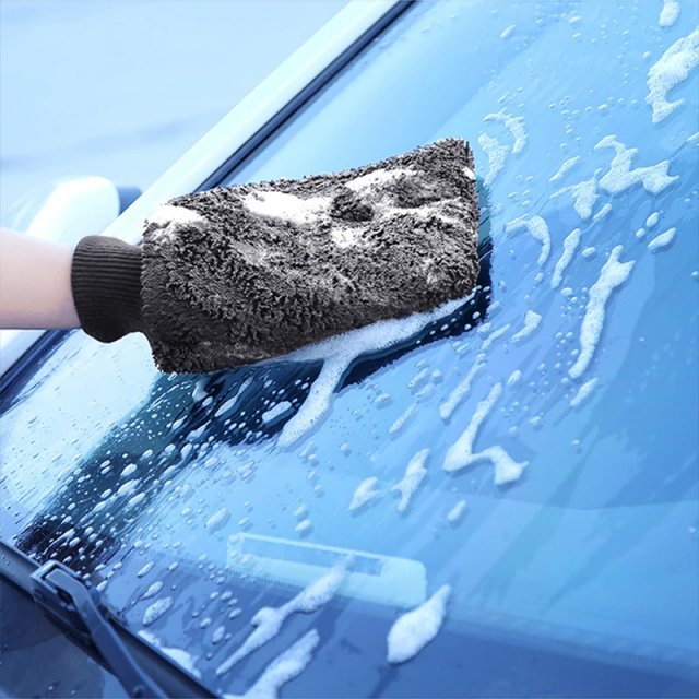 High Absorption Microfiber Car Wash Glove - Image 3