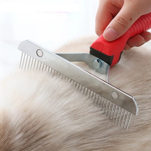 Extra-Large Dog Grooming Rake Comb – Deshedding Tool for Golden Retrievers, Huskies, and German Shepherds - Image 4