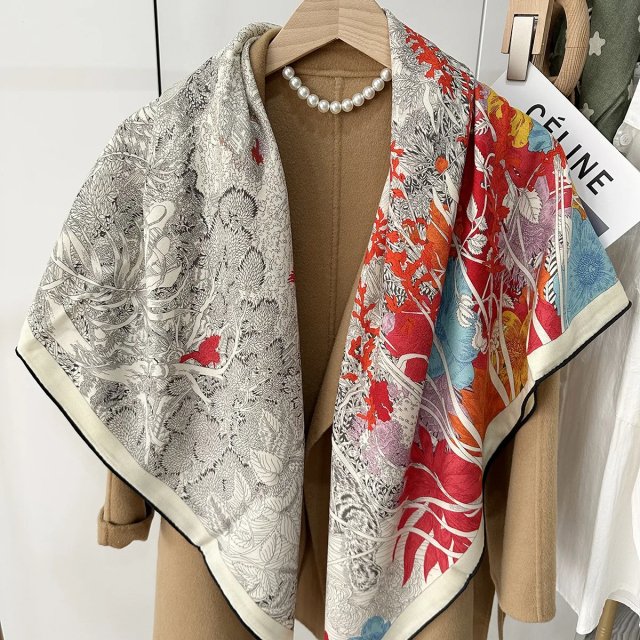 Luxury Silk Wool Pashmina Scarf - Elegant Natural Print - Image 4