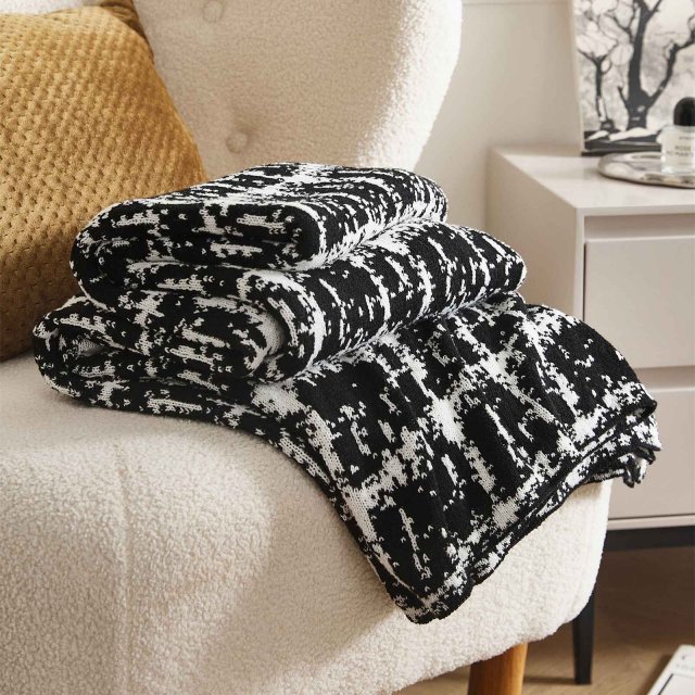 Luxury Wool Knitted Blanket - Elegant Wearable Sofa Bed Throw - Perfect for Home, Travel, and TV Time - Image 6