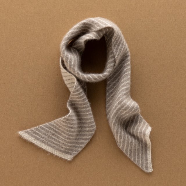 100% Goat Cashmere Knitted Scarf - Image 7