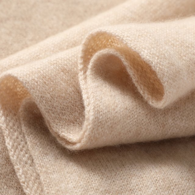 100% Pure Cashmere Women's Scarf - Image 4