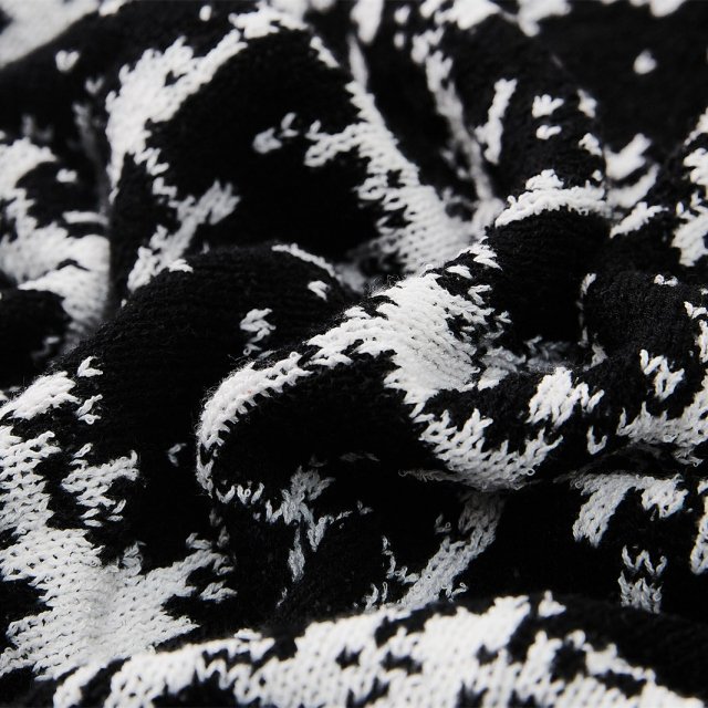 Luxury Wool Knitted Blanket - Elegant Wearable Sofa Bed Throw - Perfect for Home, Travel, and TV Time - Image 7