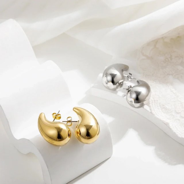 Chunky Gold-Plated Waterdrop Teardrop Earrings - Image 4
